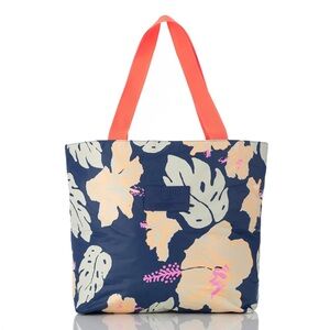 ALOHA Collection Pape’ete Day Tripper Neon Moon/Navy